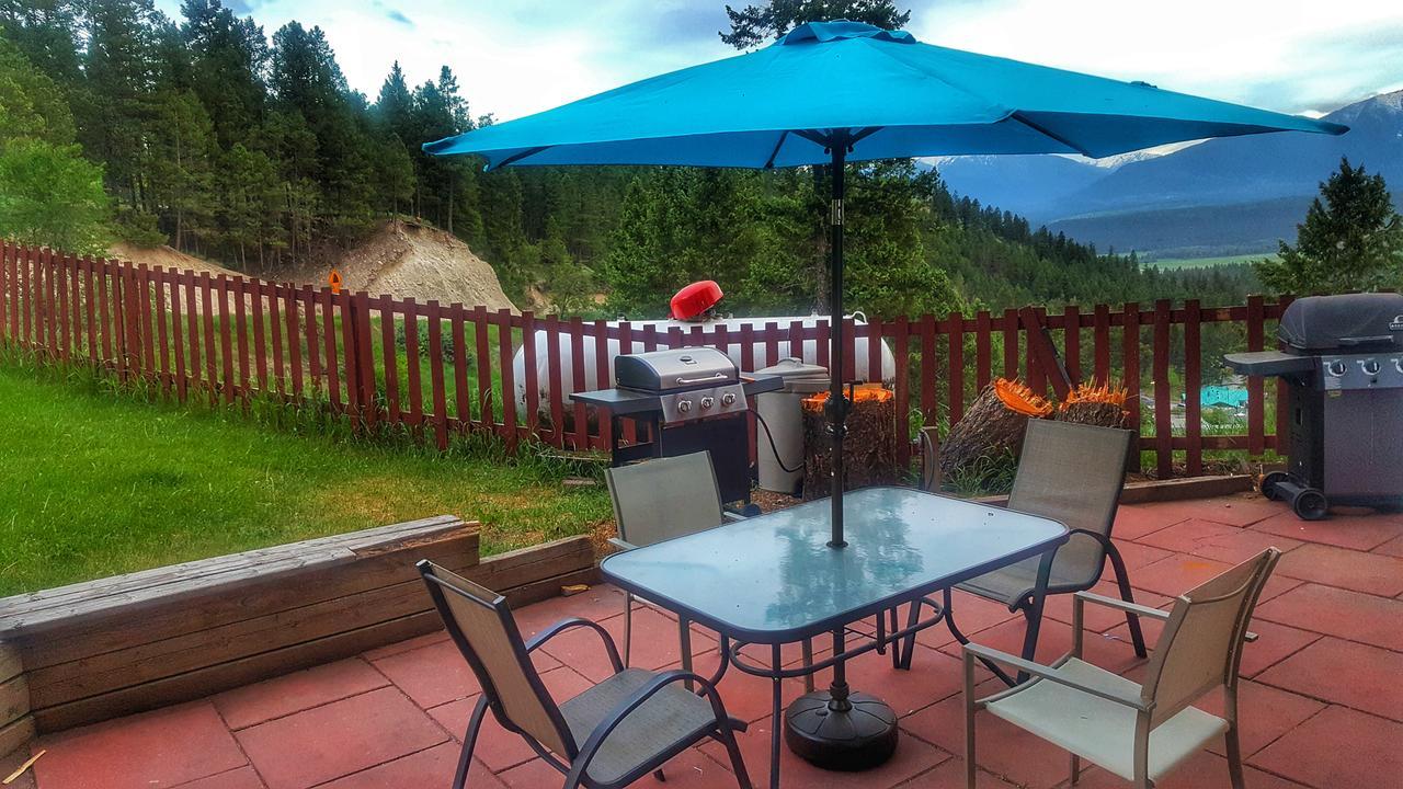 Radium Chalet Radium Hot Springs Exteriör bild